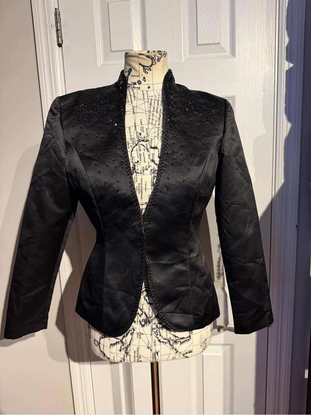 Bahari Satin Vintage Embellish Bead Tailored Black Blazer 4P crop bolero evening